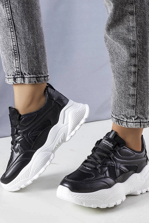 Sorte sneakers med massiv Lorene-sål Sorte sneakers med massiv Lorene-sål