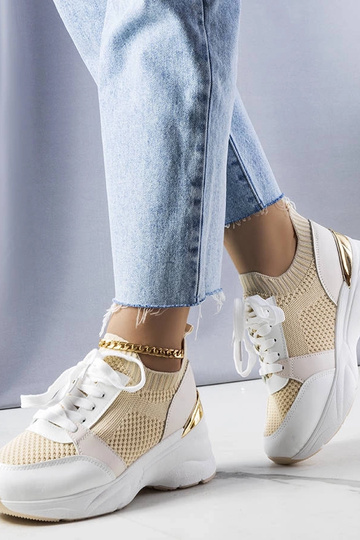 Beige Sneaker auf der Ann-Plattform