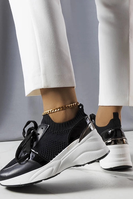 Schwarze Sportschuhe mit Plateau, „Ann"