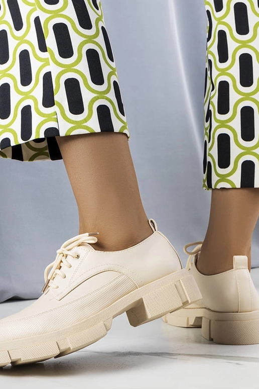 Beige Schuhe mit massiver Sohle Kay Beige Schuhe mit massiver Sohle Kay