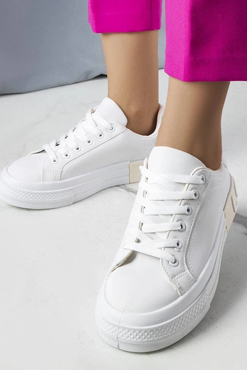 Hvide og beige sneakers... 2