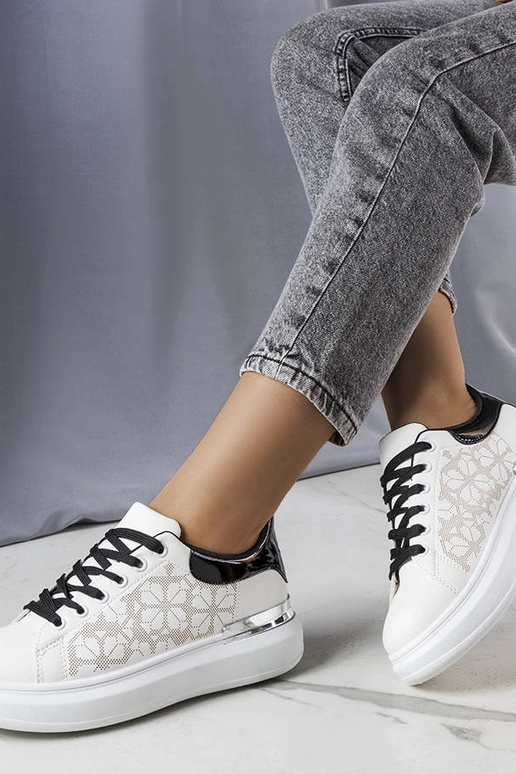 Erin sorte og hvide perforerede sneakers Erin sorte og hvide perforerede sneakers