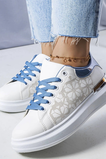 Les chaussures perforées...