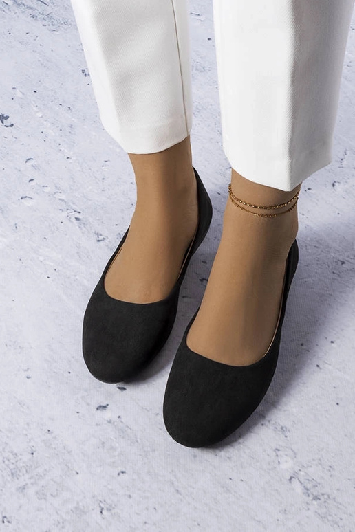 Schwarze Ballerinas mit Ledersohle...