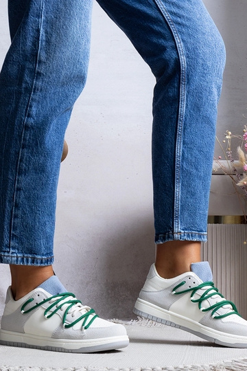Grå damesneakers med grønne snørebånd Arcobaleno