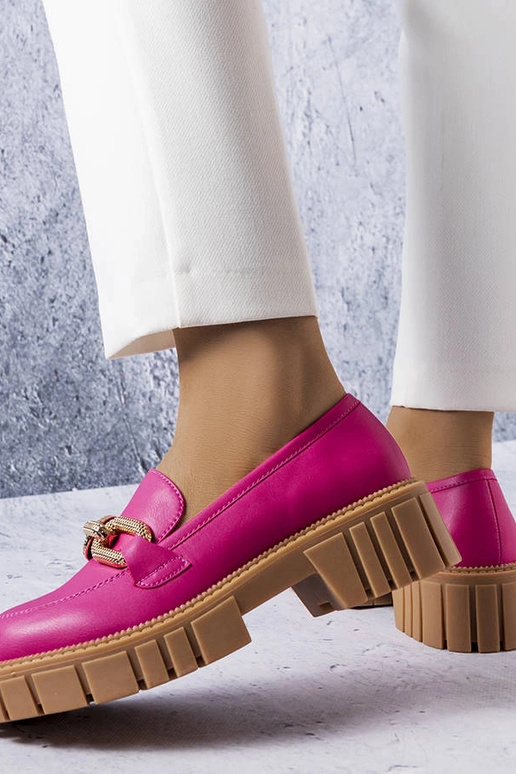 Mocassins rose avec décoration dorée,...