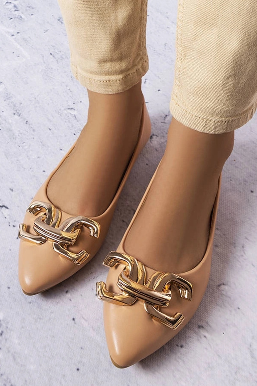 Chaussures couleur sable foncé avec...