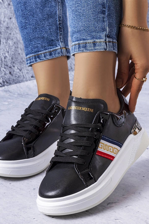 Chaussures noires avec empiècements...