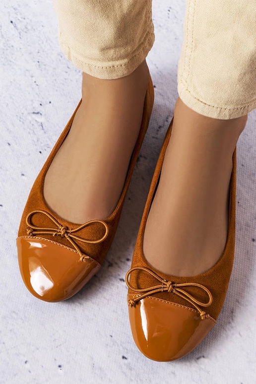 Braune Ballerinas mit Lackspitze Simard