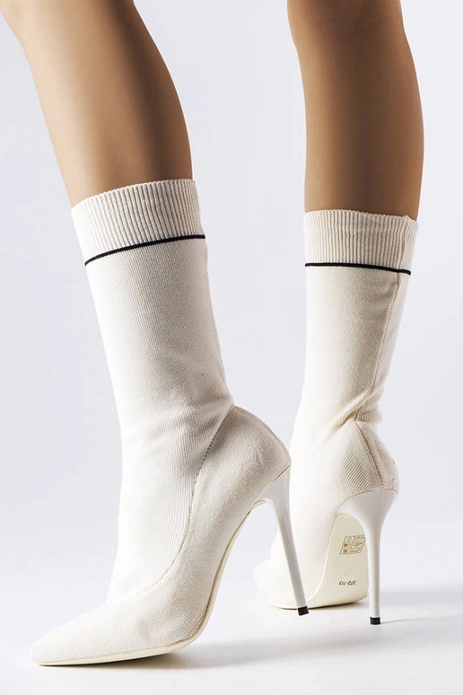 Weiße Sock Boots mit hohem Absatz von... Weiße Sock Boots mit hohem Absatz von...