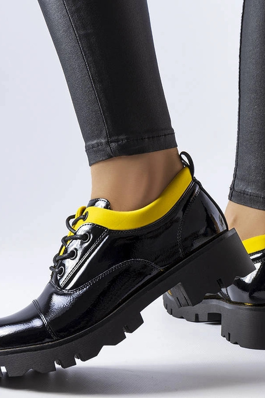 Mocassins vernis noir et jaune, «...
