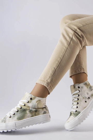 Grüne gemusterte Sneakers... 2