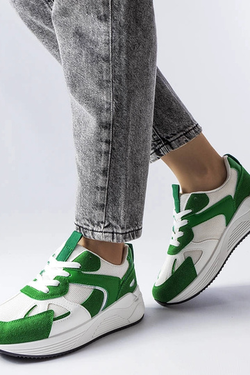Groene sneakers van... 2