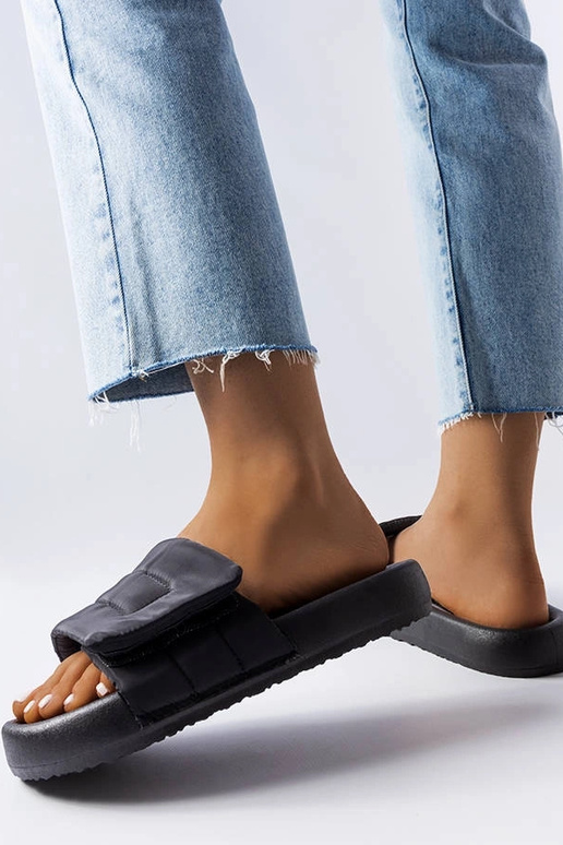 Schwarze Slipper mit Klettverschluss,...