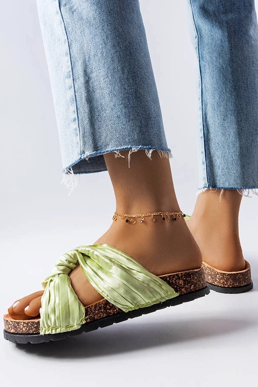 Grønne flip-flops dekoreret med...