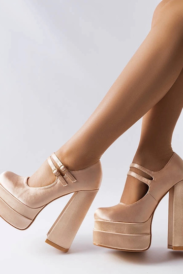 Beige pumps med høj hæl... 2