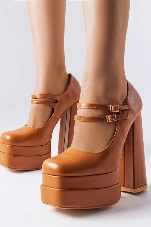 Escarpins à talons hauts Chouinard... Escarpins à talons hauts Chouinard...