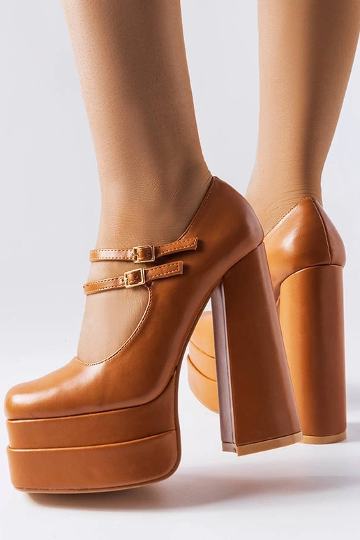 Escarpins à talons hauts Chouinard... Escarpins à talons hauts Chouinard...