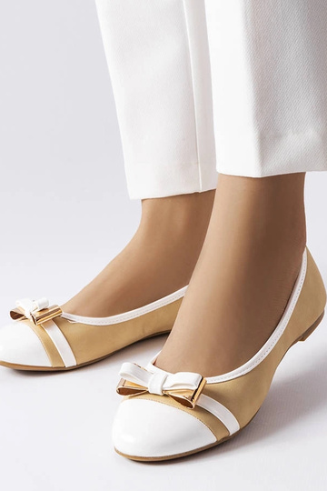 Weiß-beige Schuhe mit... 2