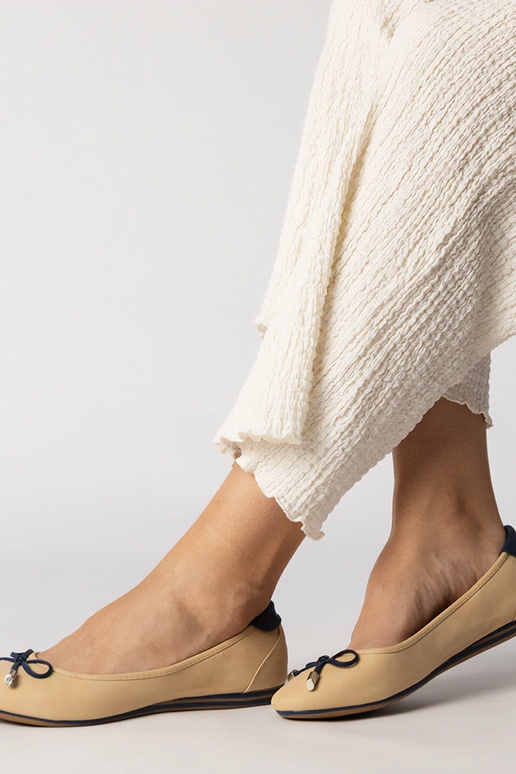 Beige Schuhe mit Schleife, „Maddalena"