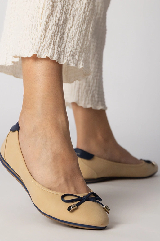 Beige Schuhe mit Schleife, „Maddalena"