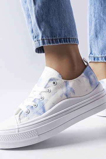 Weiße und blaue Turnschuhe...