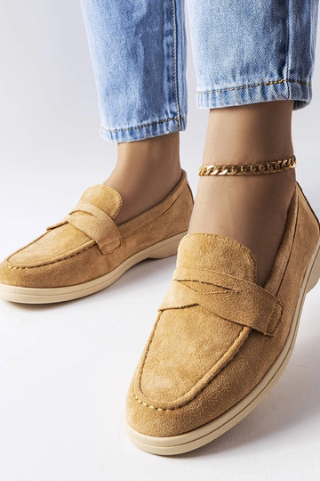 Zandkleurige schoenen van...