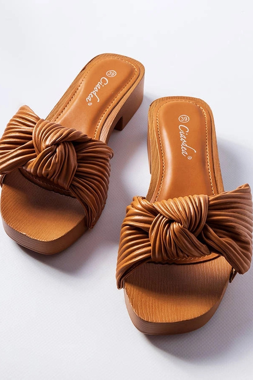 Brune lavhælede muldyr fra Rochefort