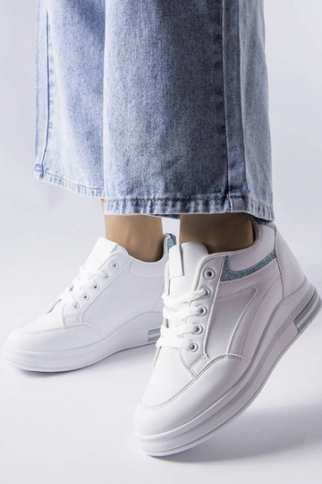 Witte sportieve schoenen... 2