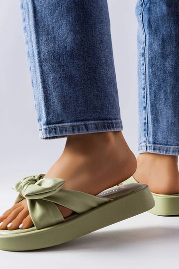 Grüne Plateau-Flip-Flops... 2