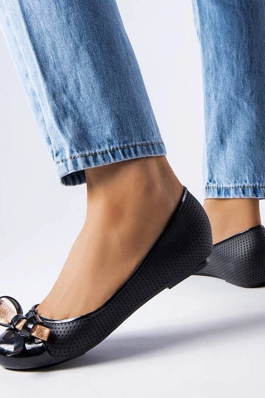 Schwarze Ballerinas mit...