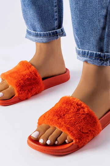 Raffaele flip-flops i...
