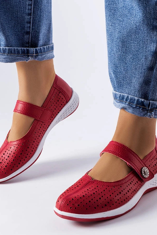 Chaussures en cuir ajourées rouges, «...