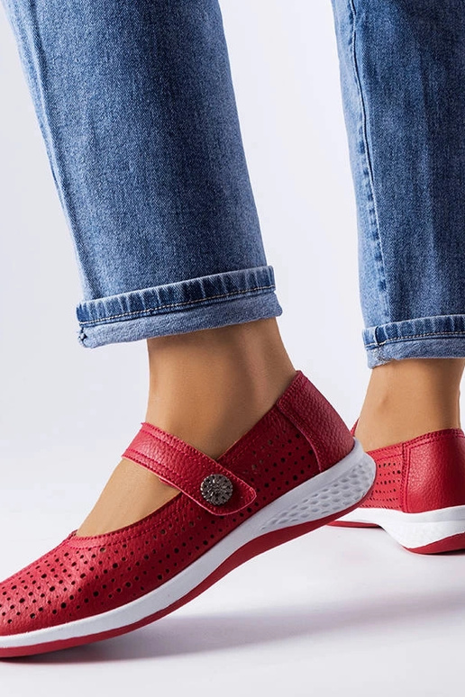 Chaussures en cuir ajourées rouges, «...