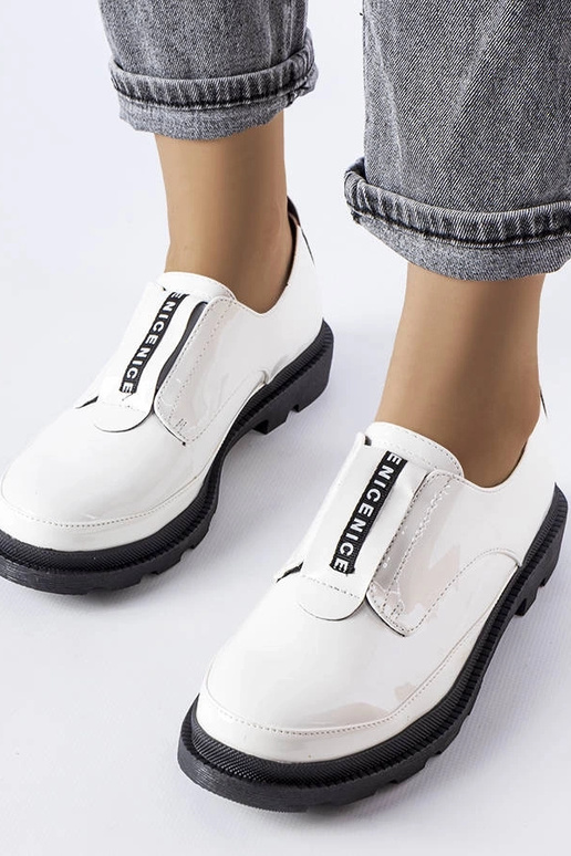 Chaussures Legget en cuir verni blanc Chaussures Legget en cuir verni blanc