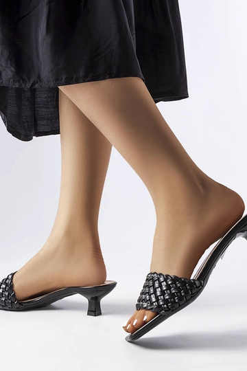 Sandales à talons bas...