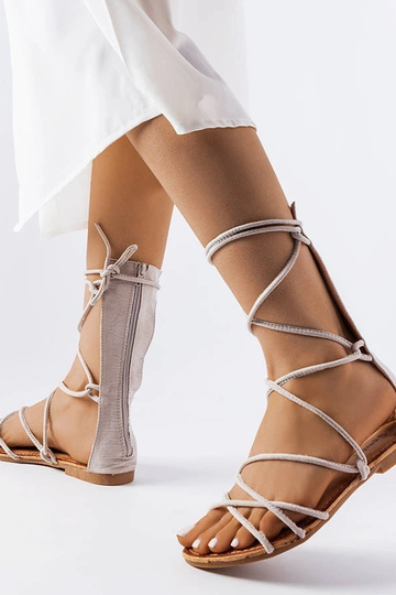 Graue Sandalen mit hohem... 2