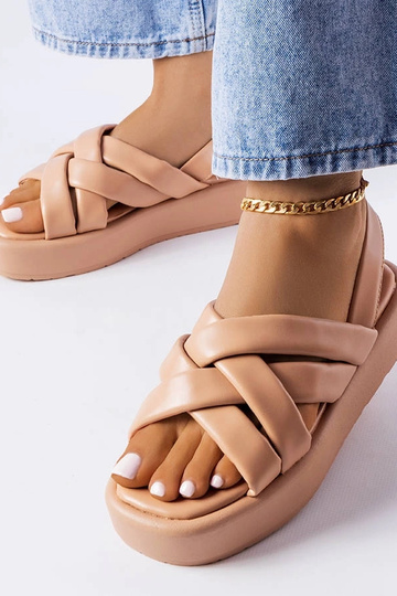 Hellbraune Plateausandalen...