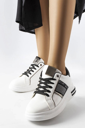 Sorte og hvide sneakers med...