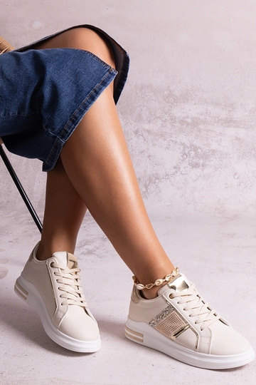 Baskets beiges décorées de... 2