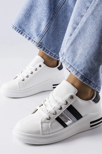 Zwart-witte sportschoenen...