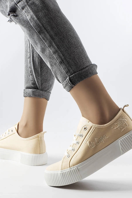 Beige Turnschuhe von Lee Cooper... Beige Turnschuhe von Lee Cooper...