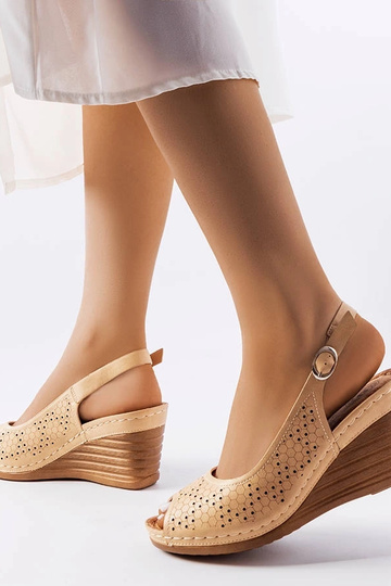 Beige durchbrochene... 2