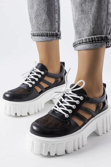 Zwarte schoenen op stevige... 2