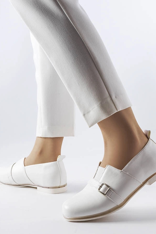 Weiße Halbschuhe mit Lederinnensohle,...