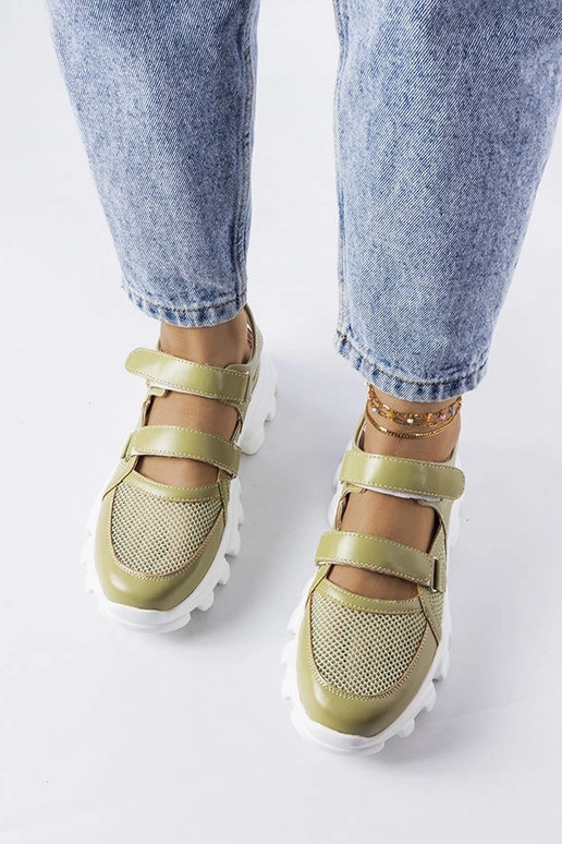 Grüne Sneaker mit massiver Djurs-Sohle Grüne Sneaker mit massiver Djurs-Sohle