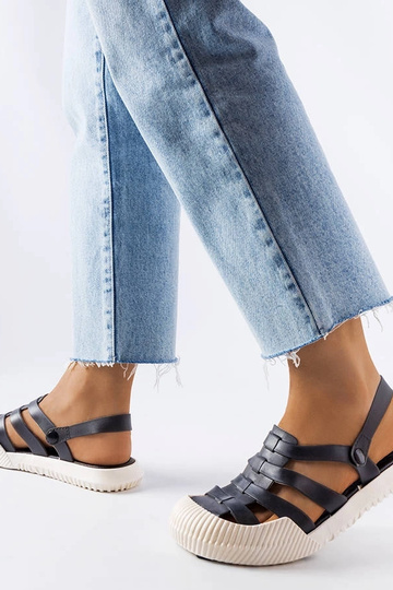 Schwarze Canton-Sandalen...