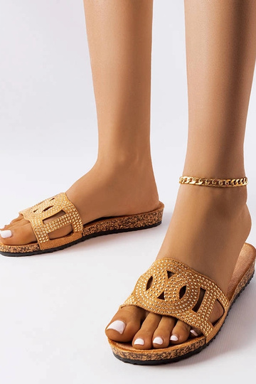 Beige flip-flops dekoreret med Lagacé rhinsten