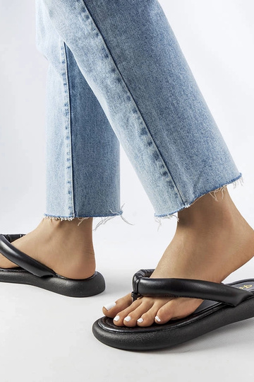Schwarze, klobige Flip-Flops von Smithfield 2