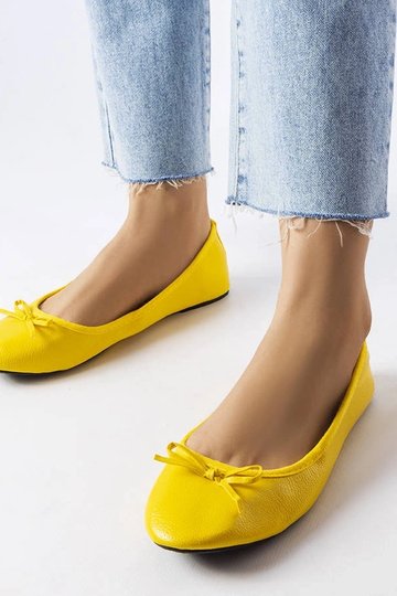 Ballerines jaunes avec un nœud, « Vaillancour »